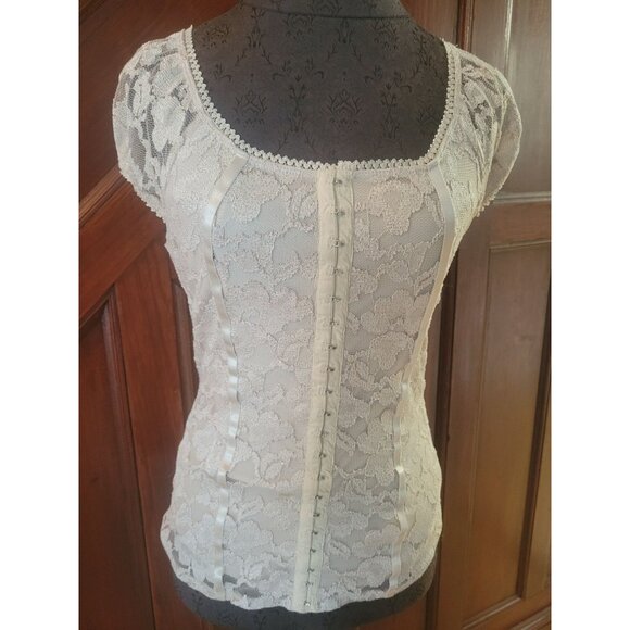 Gold Beige Lace Cap Sleeve Top With Satin Ribbon Detail & Button Accents Womens - Picture 1 of 8